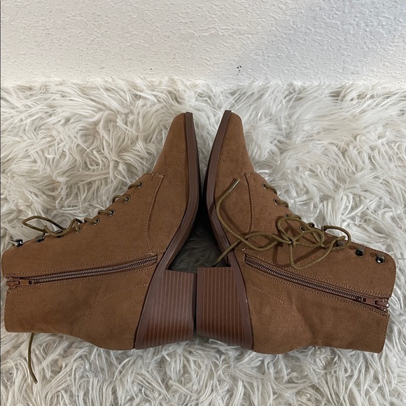 LULUS Montie Brown Suede Lace-Up Ankle Boots Booties 
Size 7 NEW - Picture 6 of 12